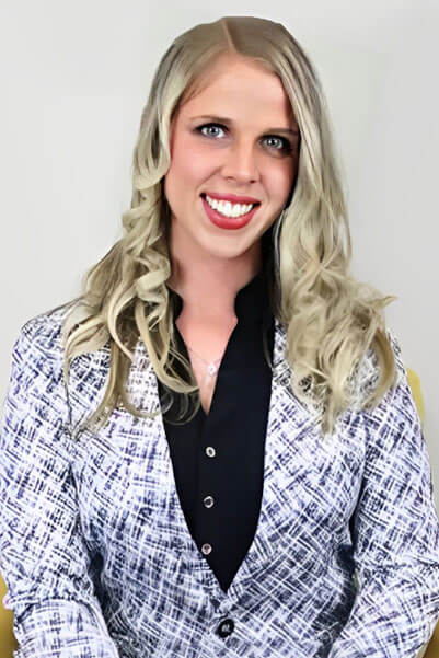 Professional headshot of Sarah Tenuta, Clara therapist